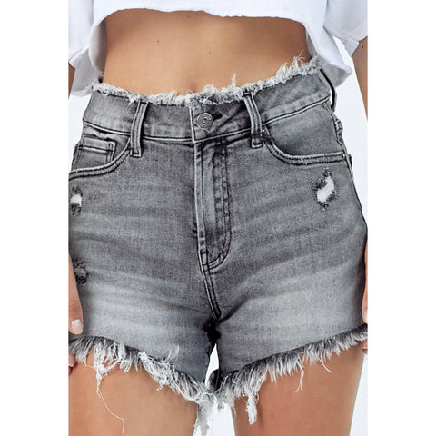 Shorts oscuros con dobladillo y cintura deshilachados